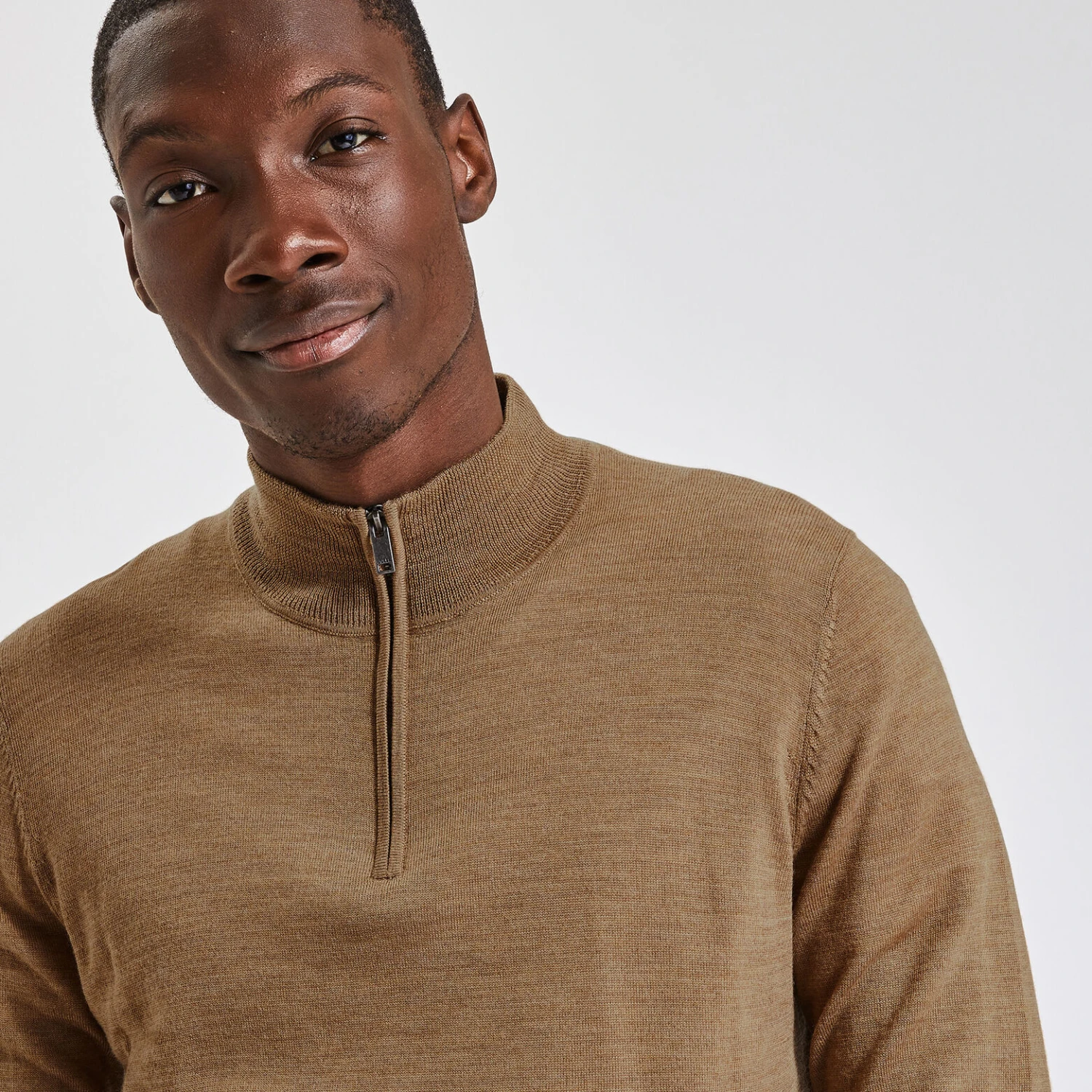 Pull à Col Montant Zippé En Laine Mérinos 3 Pull à Col Montant Zippé En Laine Mérinos – Image 3