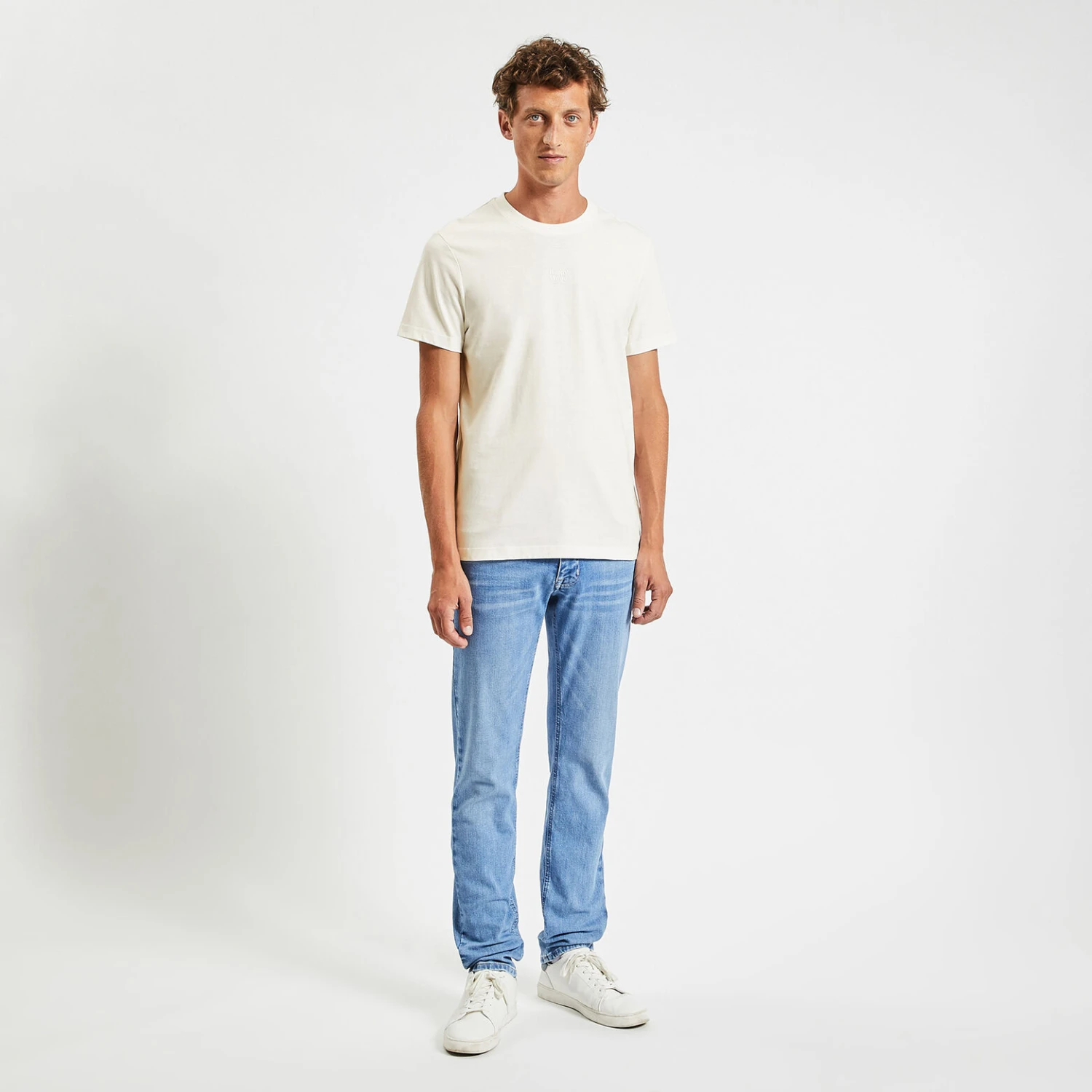 Tee Shirt Mot Reliéfé 2 Tee Shirt Mot Reliéfé – Image 2