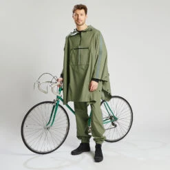 Cape De Pluie à Capuche